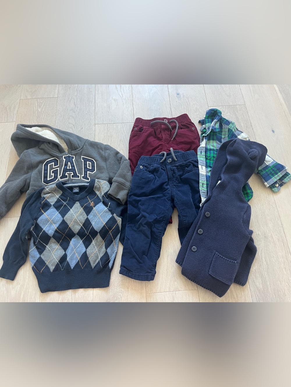 Baby Gap 6-piece lot of Fall/Winter Clothes 18-24 months